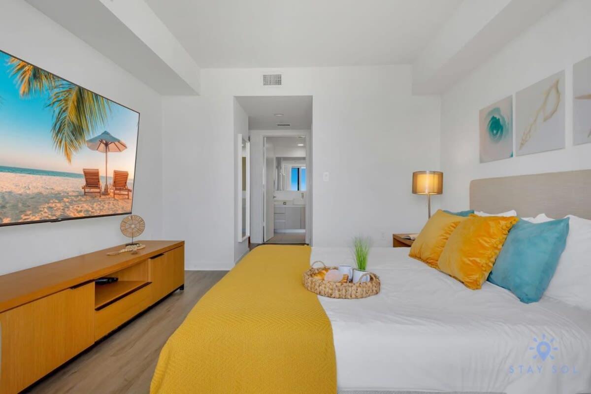 MODERN Resort BALCONY ENDLESS VIEWS Resort Hallandale Beach Exterior foto