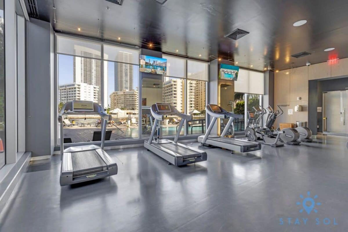 MODERN Resort BALCONY ENDLESS VIEWS Resort Hallandale Beach Exterior foto