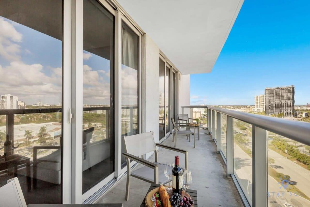 MODERN Resort BALCONY ENDLESS VIEWS Resort Hallandale Beach Exterior foto