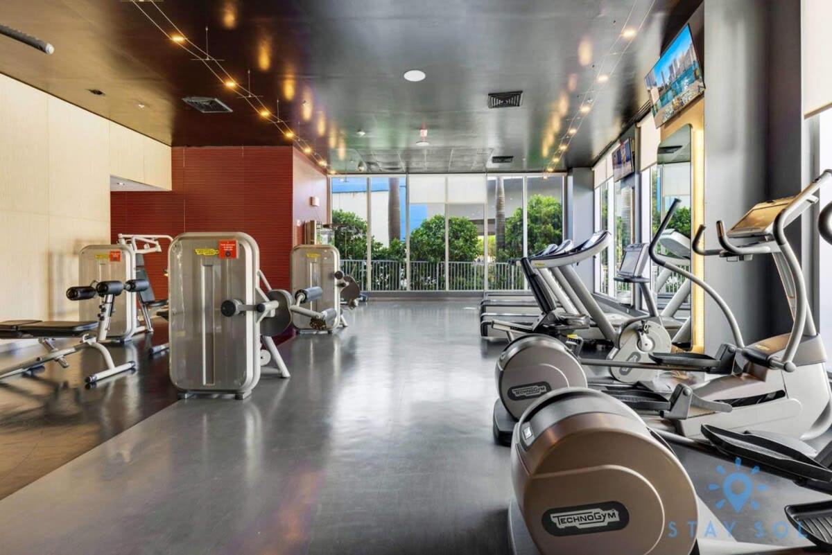 MODERN Resort BALCONY ENDLESS VIEWS Resort Hallandale Beach Exterior foto